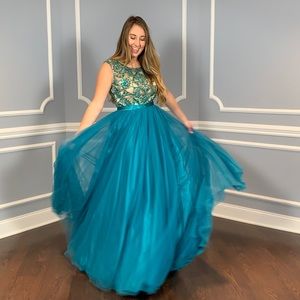 Dave and Johnny Teal Size 8 Prom Dress